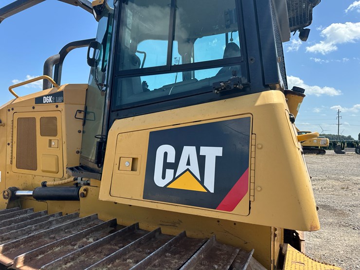 2017-caterpillar-d6k2-lgp-image-23