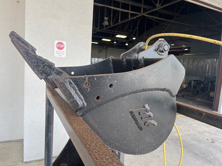 #21-•-24-in-tag-digging-bucket-for-yanmar-image-3