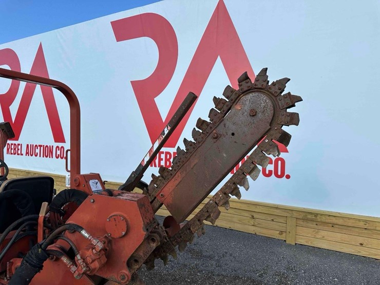 2003-ditch-witch-3700-image-22