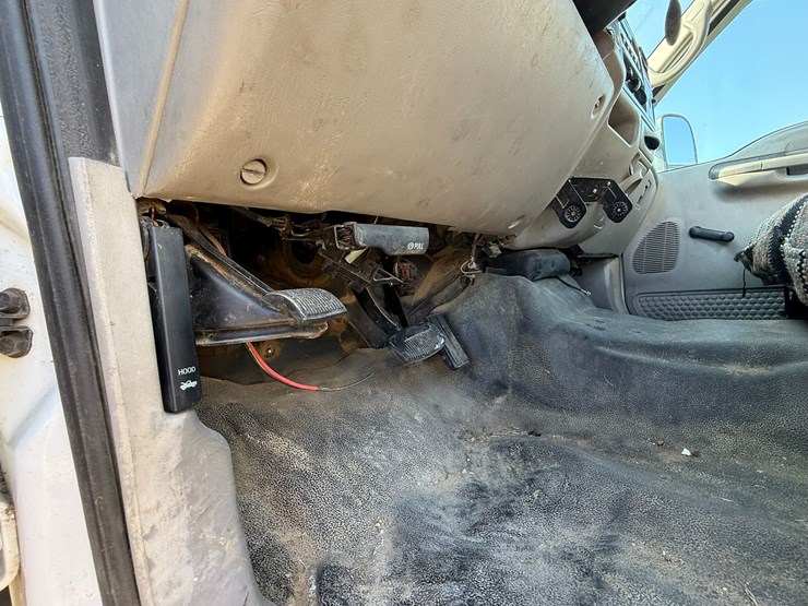 2001-ford-f350-image-49