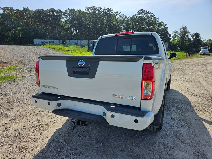 2016-nissan-frontier-image-14