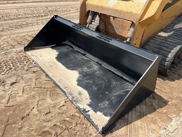 2016-caterpillar-257d-image-9