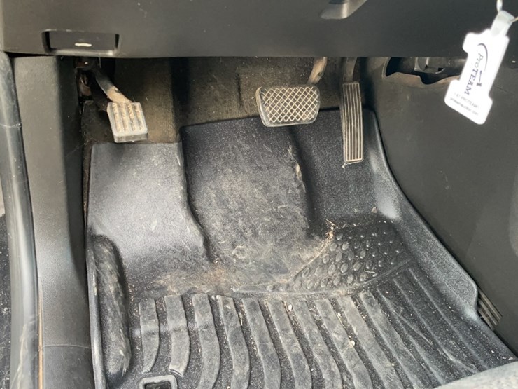 2015-chevrolet-equinox-lt-image-21