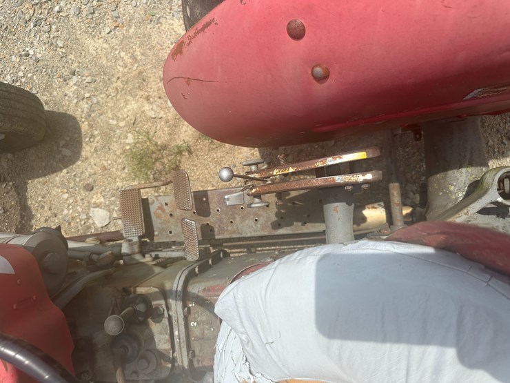 massey-ferguson-135-image-38