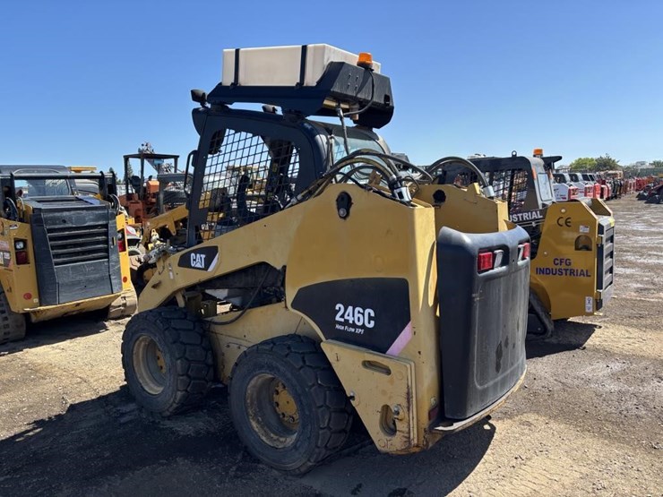 2009-caterpillar-246c-image-4
