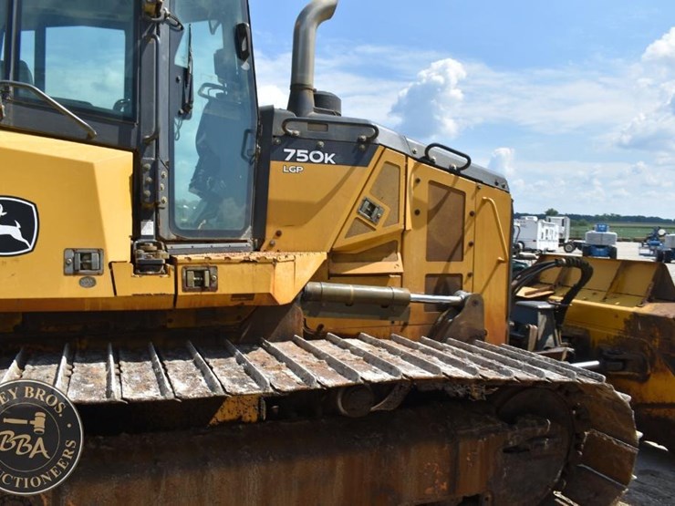 2019-deere-750k-lgp-image-25