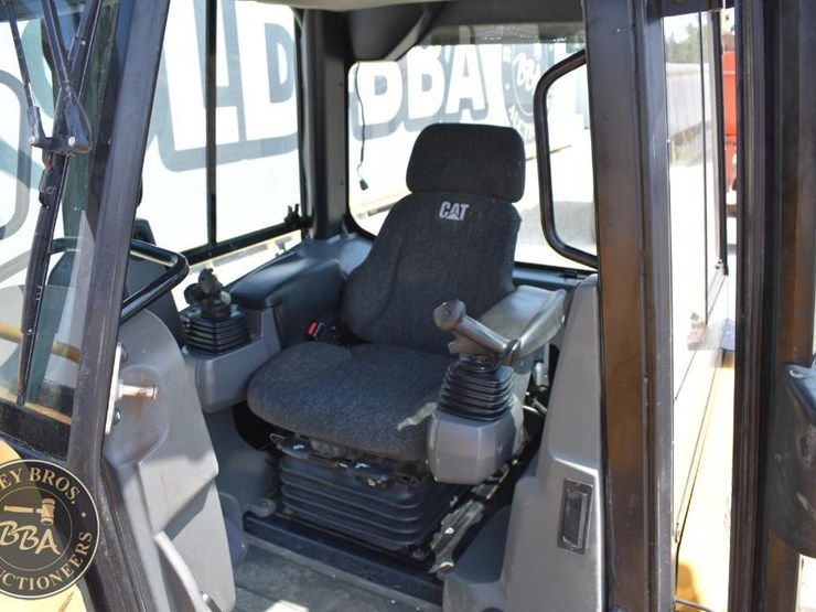 2019-caterpillar-d5k-lgp-image-68