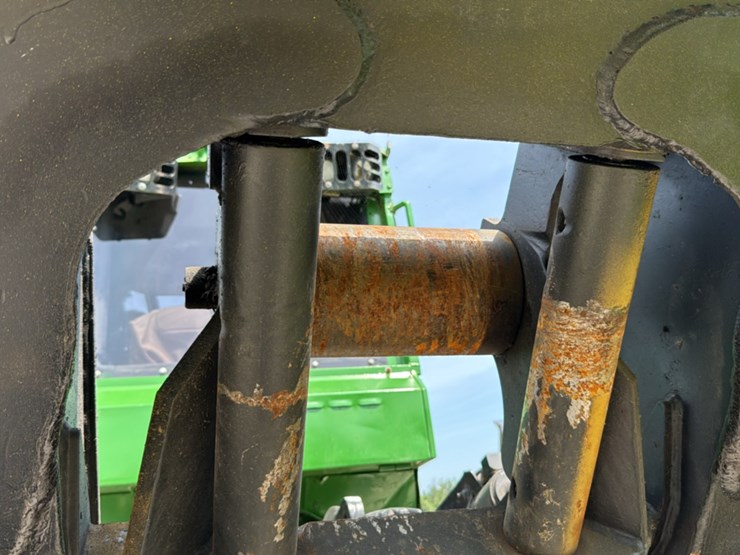 2010-john-deere-2010-image-27