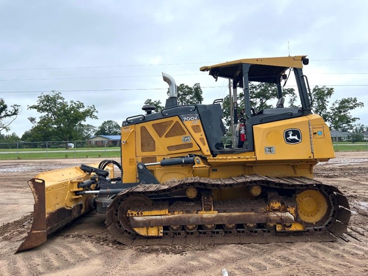 2016-deere-700k-lgp-image-1