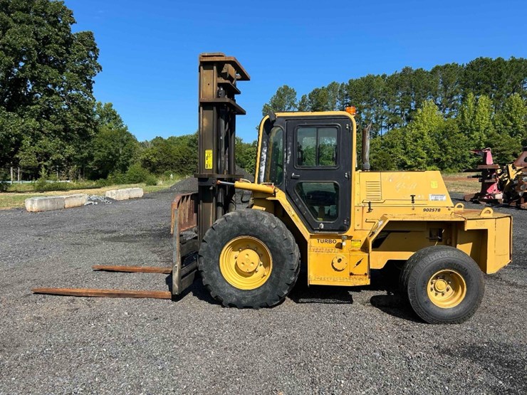 2010-caterpillar-cm1210106-rought-terrain-forklift-image-1