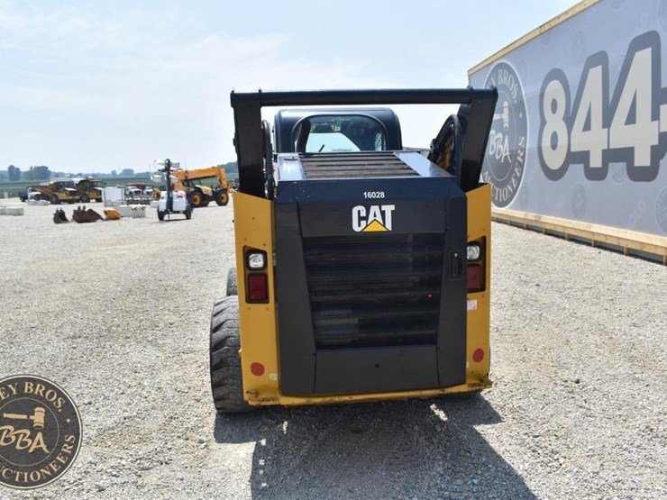 2015-caterpillar-272d2-image-10