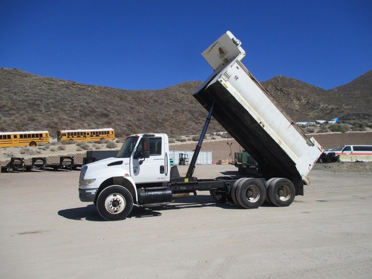 2007-international-durastar-4400-image-15