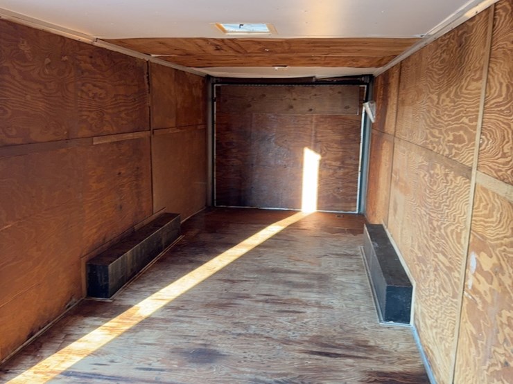 #3066-•-homesteader-8'-x-24'-bumper-pull-enclosed-trailer-image-11