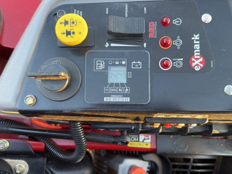 #3080-•-exmark-lazer-z-x-series-zero-turn-mower-image-14