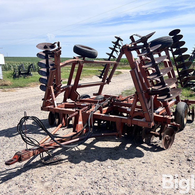MASSEY-FERGUSON 820