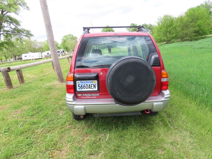 2000-chevrolet-tracker-image-7