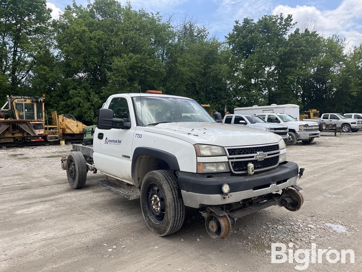 2006-chevrolet-silverado-3500-image-3