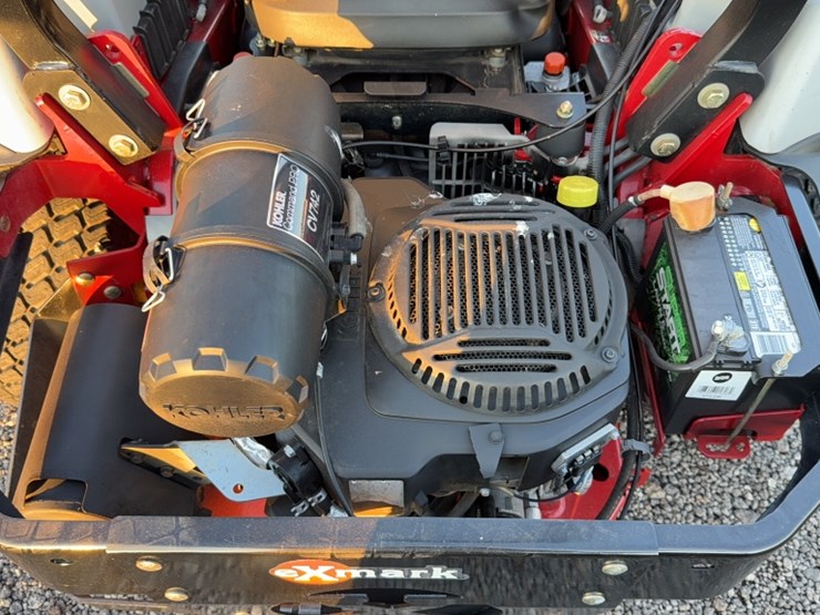 #3083-•-exmark-lazer-z-x-series-zero-turn-mower-image-11