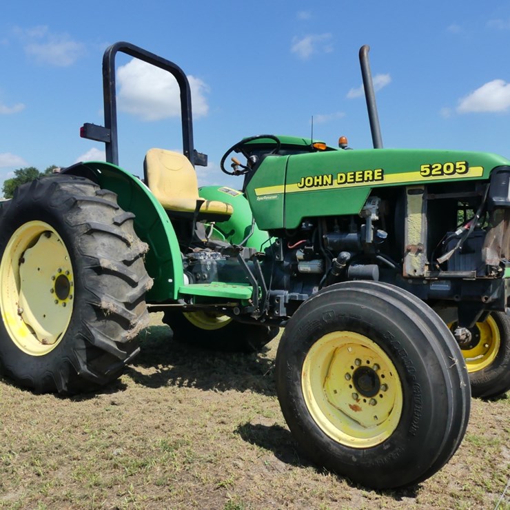 JOHN DEERE 5205
