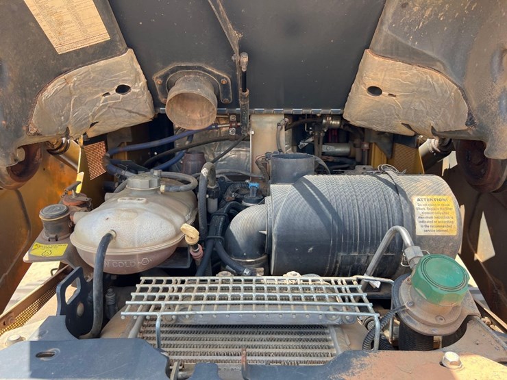 2019-deere-331g-image-26