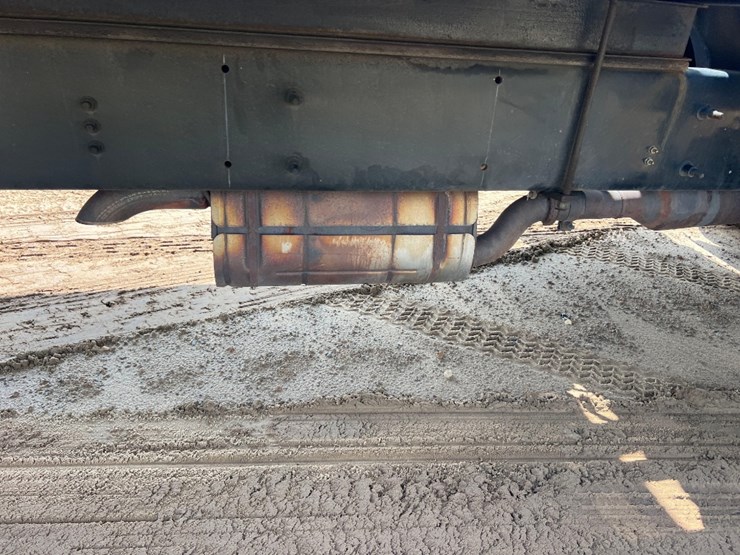 2012-ford-f650-image-24