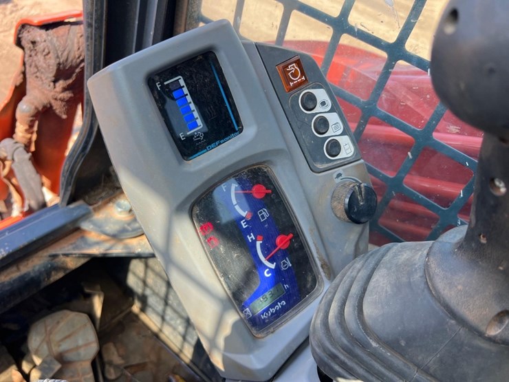 kubota-svl97-2-image-33