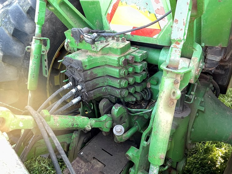 john-deere-8400-image-11