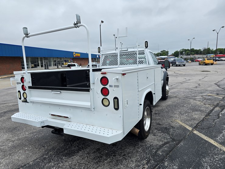 2007-ford-f550-image-25