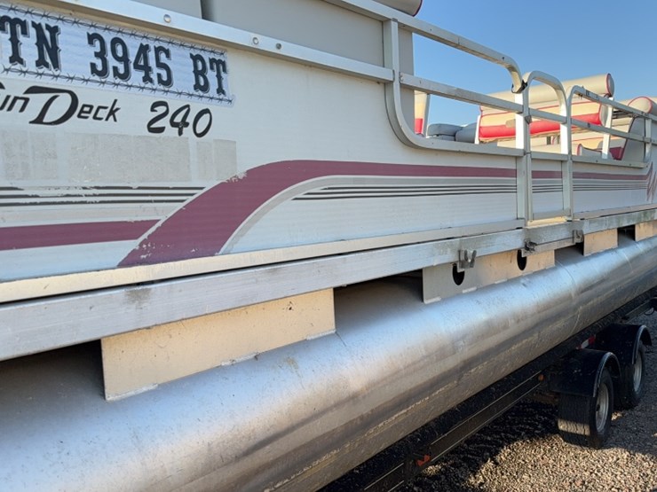 #3057-•-1994-weeres-sundeck-240-24'-pontoon-boat-image-12