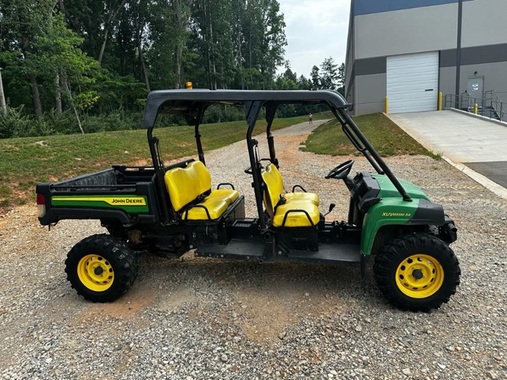 2019-john-deere-gator-xuv-825m-image-3