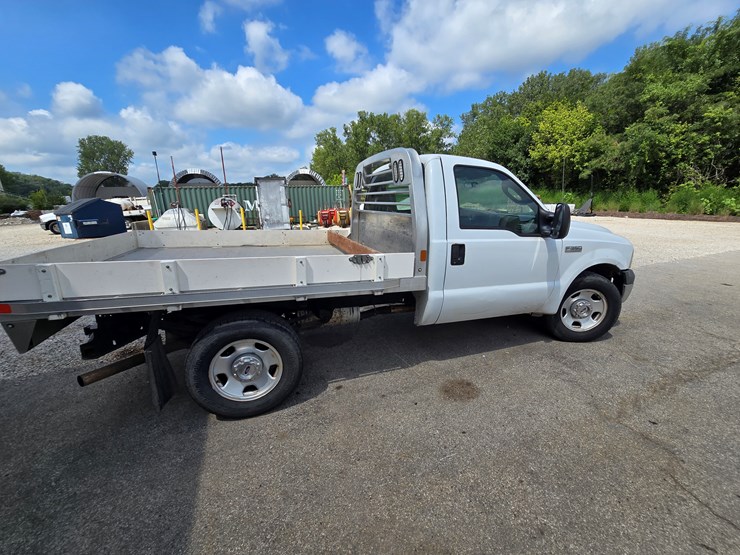 2005-ford-f350-image-27