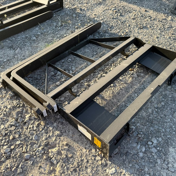 #2067 • Unused Mower King SA 58" Skid Steer Forks Inv#: 25098