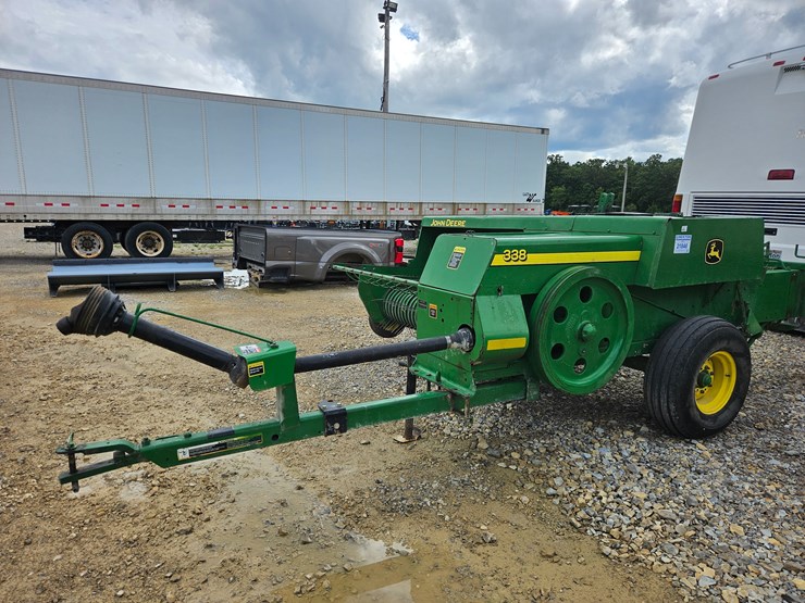 john-deere-338-image-2