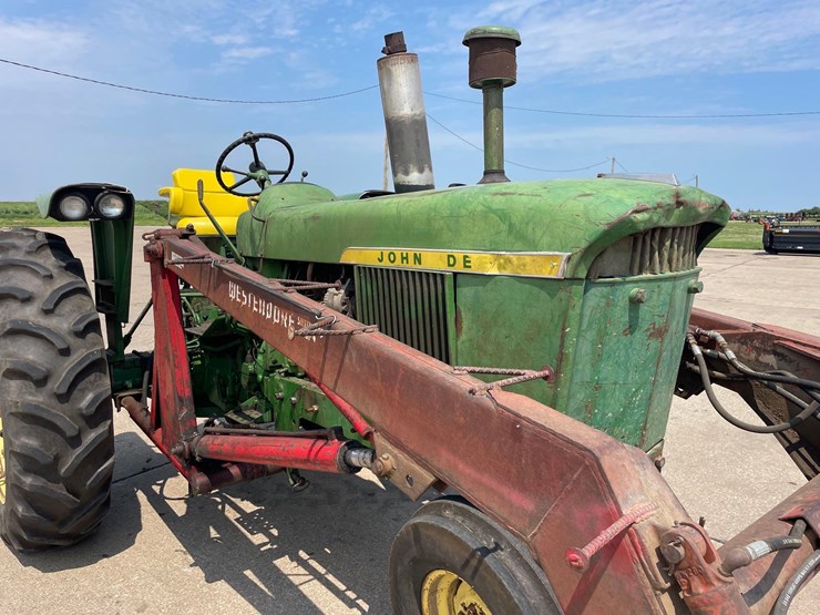 john-deere-3010-image-15