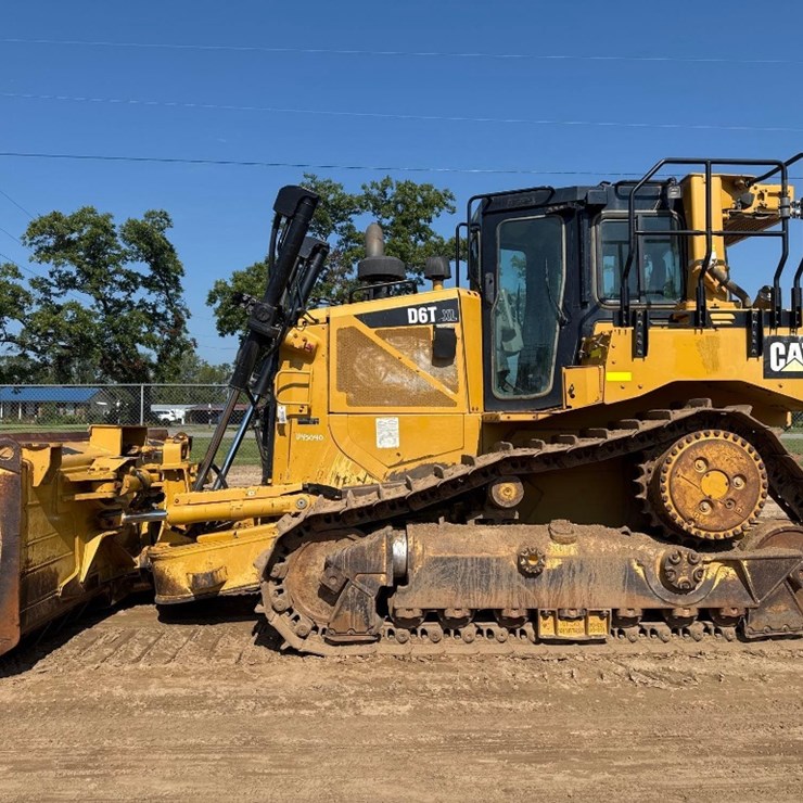 CATERPILLAR D6T XL