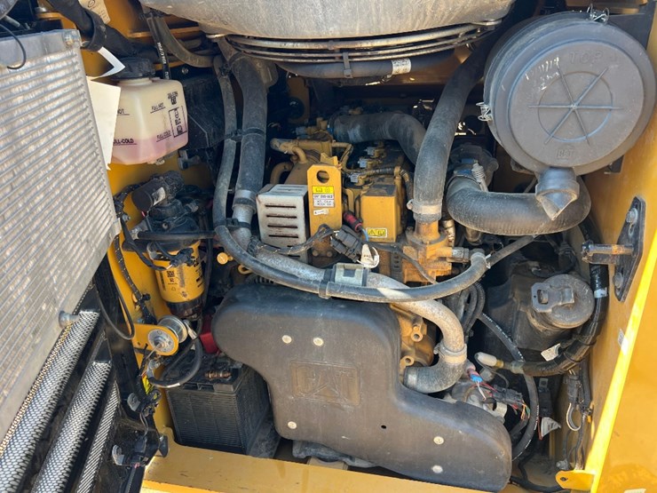 2019-caterpillar-262d3-image-15