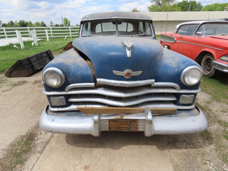 1949-chrysler-windsor-4dr-sedan-image-2