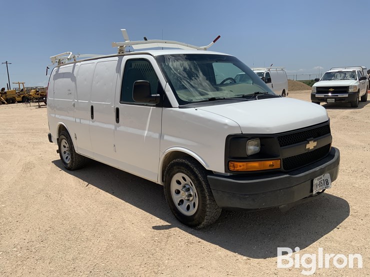 2014-chevrolet-express-1500-image-3