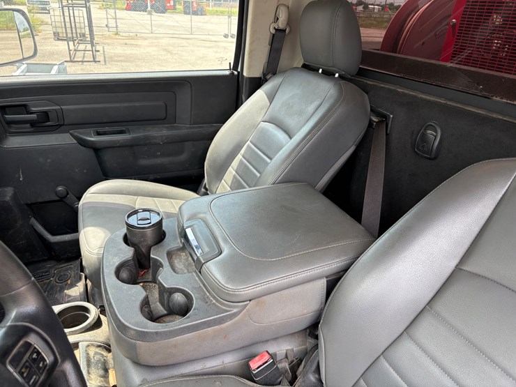 2018-dodge-3500-image-14