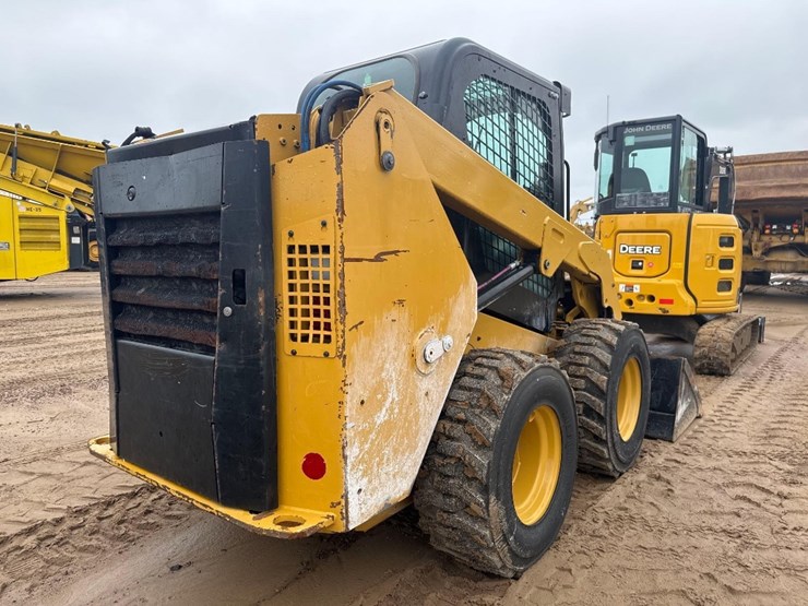 2023-caterpillar-236d3-image-6