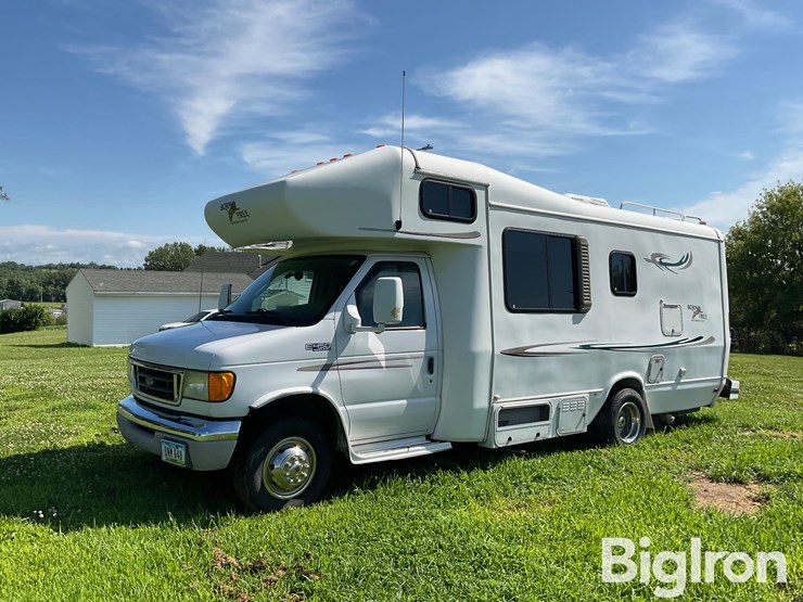 2004-ford-e450-image-1