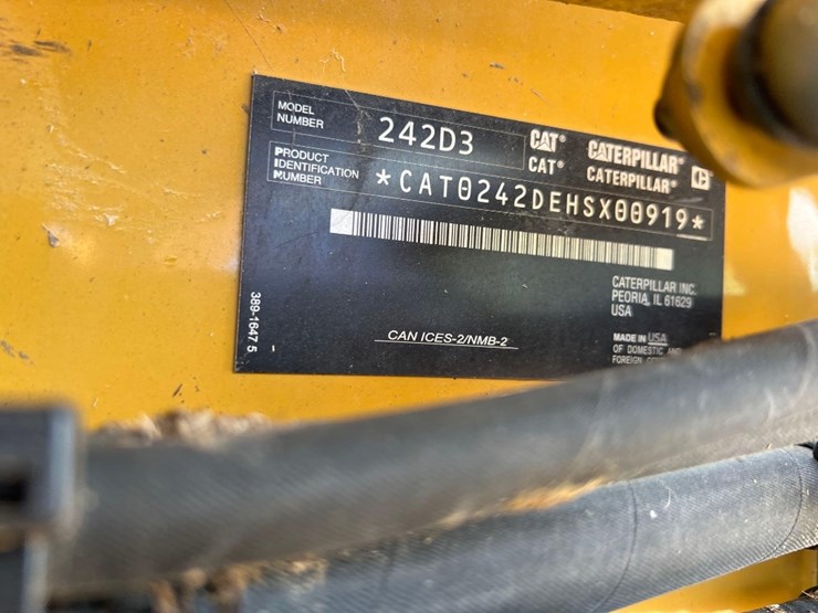 2020-caterpillar-242d3-image-17