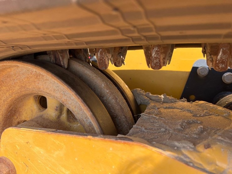 2024-caterpillar-299d3-image-11