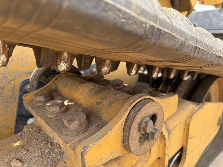 2021-caterpillar-299d3-xe-image-15