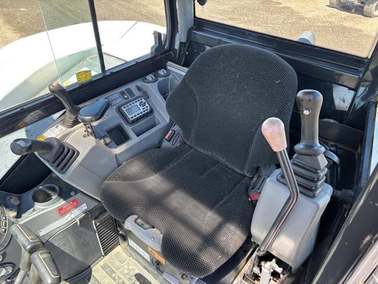 2018-bobcat-e85-image-28