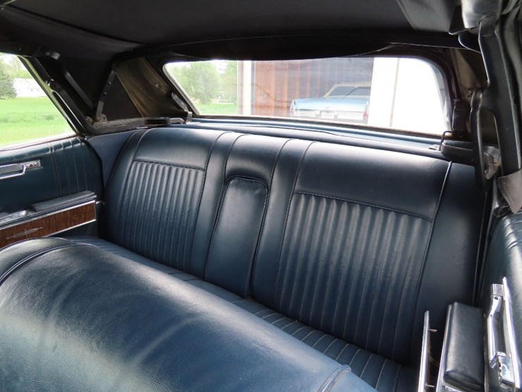 1967-lincoln-continental-convertible-image-10