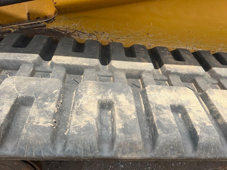 2018-deere-333g-image-21