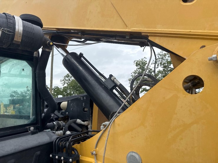 2014-caterpillar-tl943c-image-14