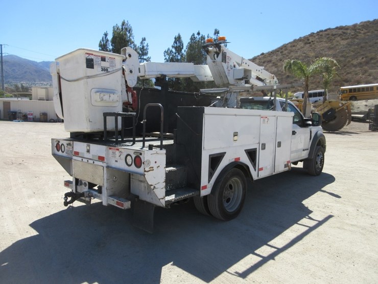 2017-ford-f550-sd-image-3