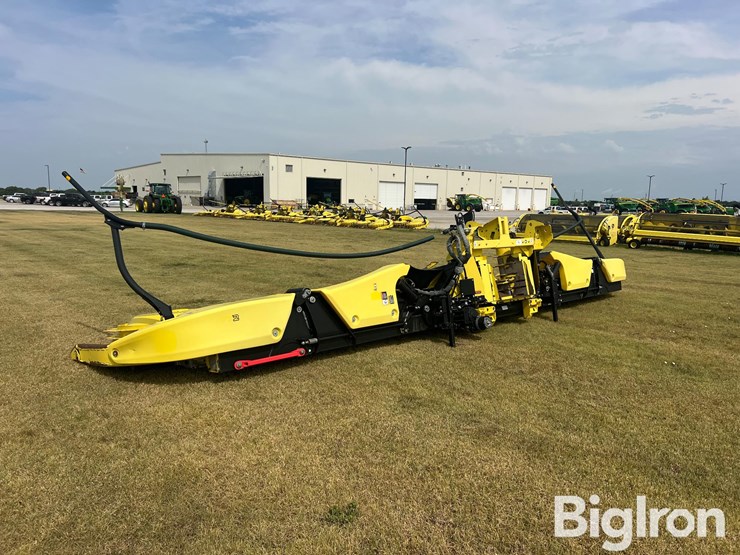 2021-john-deere-772-image-7